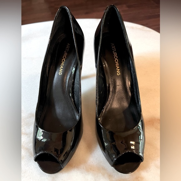 Arturo Chiang Black Patent Leather Peeptoe Pumps Size 7.5 - Picture 1 of 9